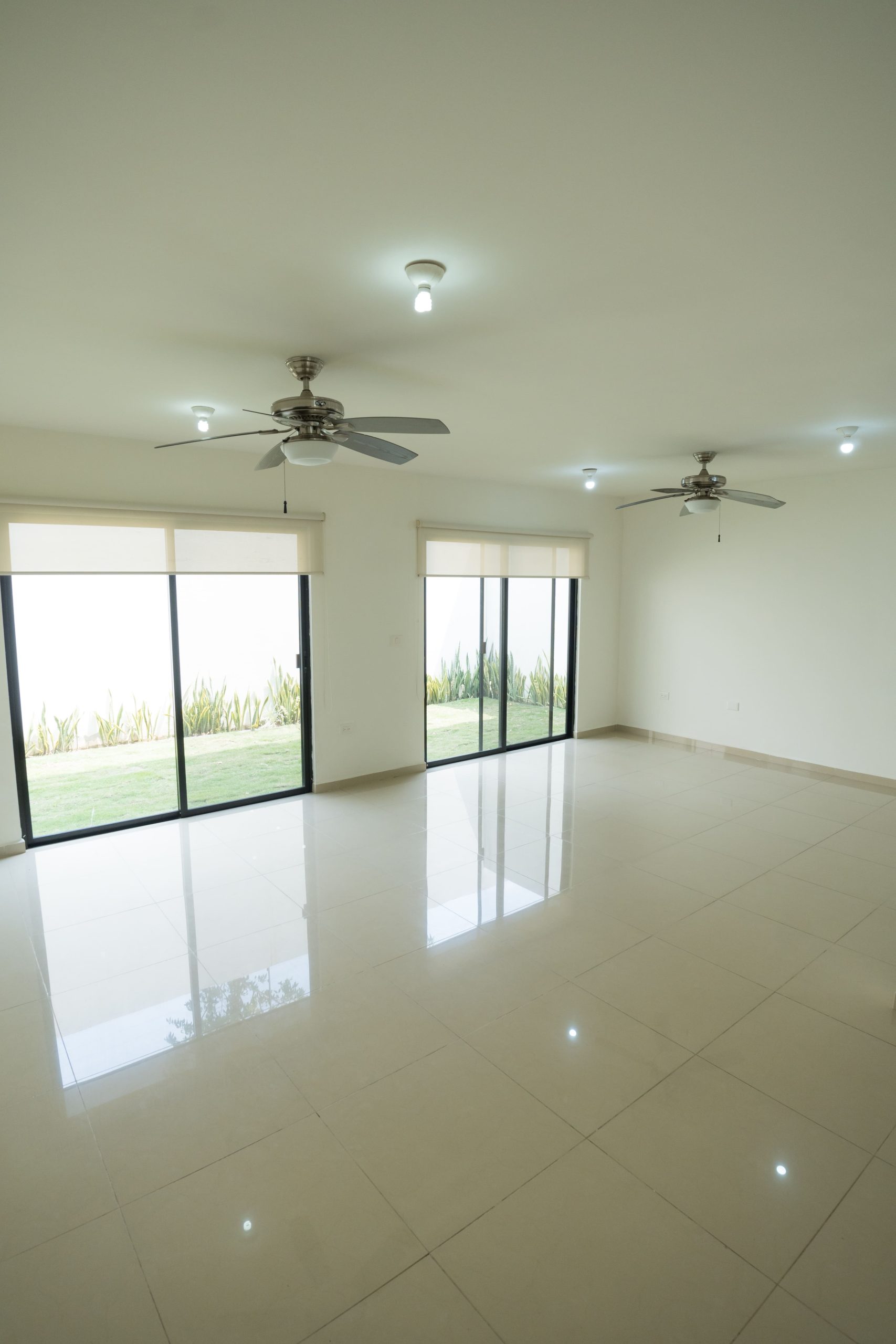 Sala-comedor-casa-en-venta-country-villahermosa-residencial-jardines-del-country