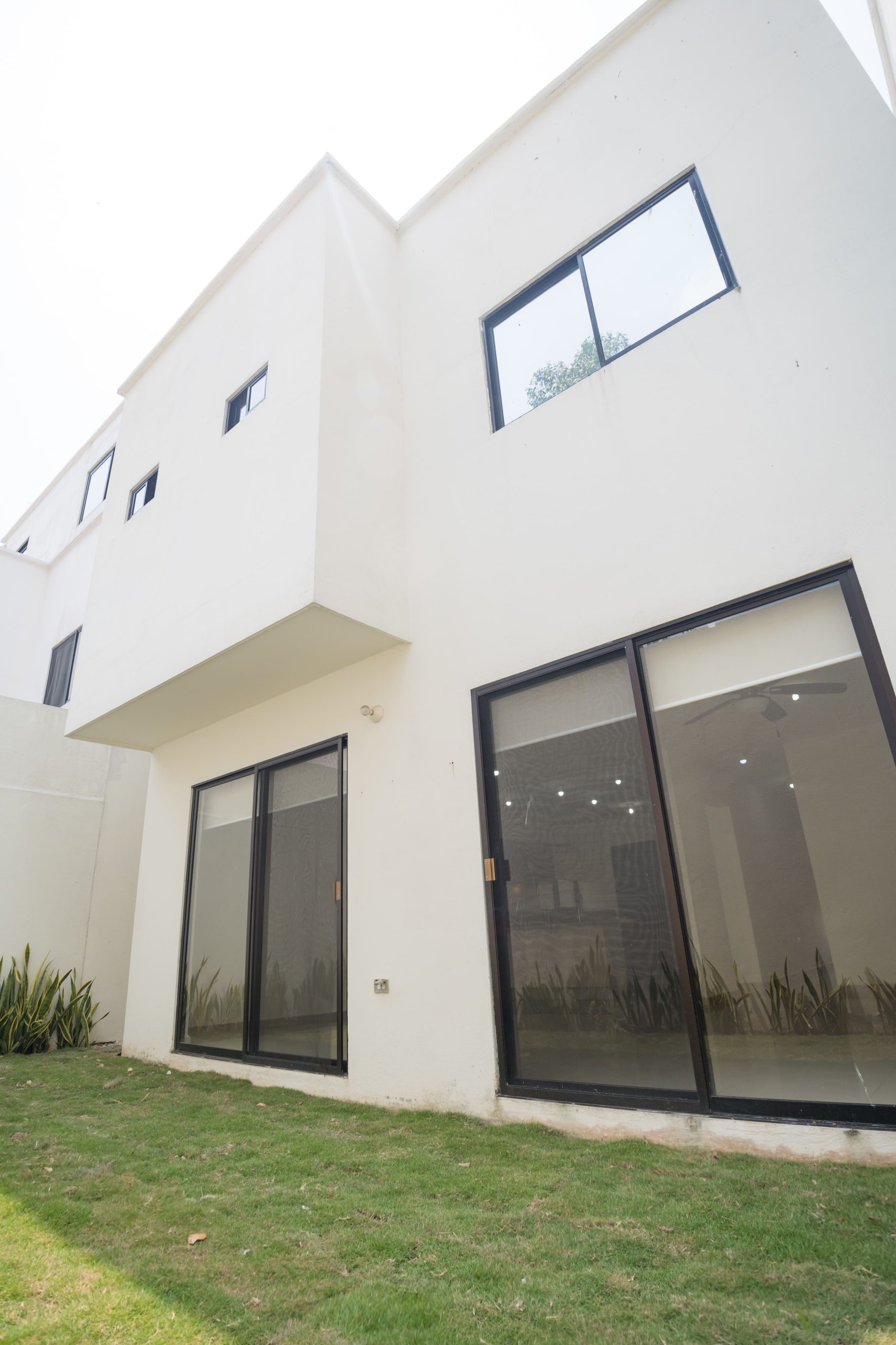 Jardin-trasero-casa-en-venta-country-villahermosa-residencial-jardines-del-country